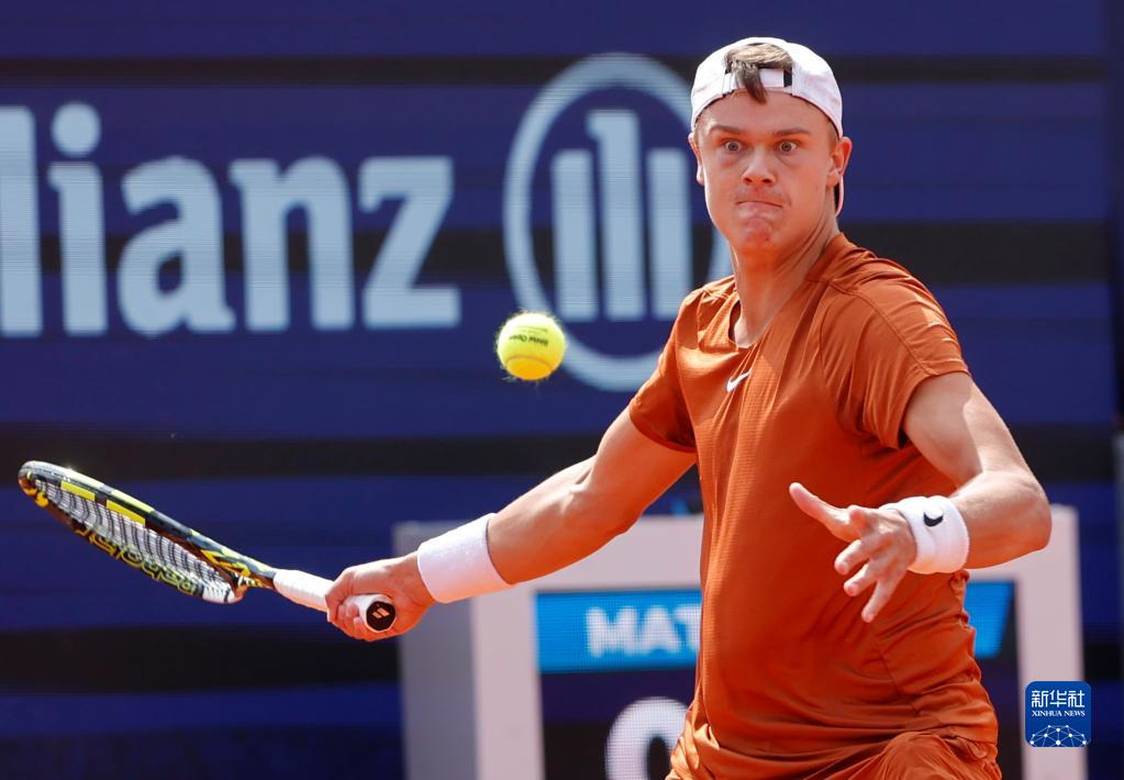 保持一致的 保持一致的